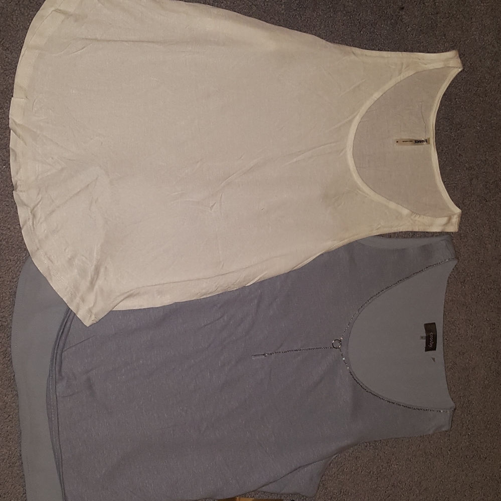NWT tank tops 🤗